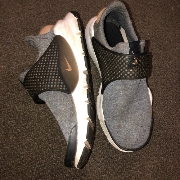 Nike shoes - Picture 3 of 4